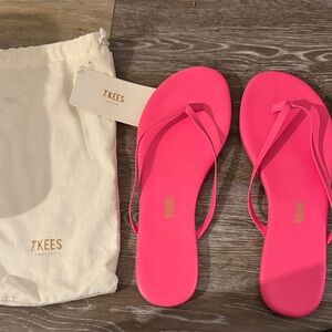 NEW TKEES Pink Leather Sandals Vibrant Summer Flipflops  size 10